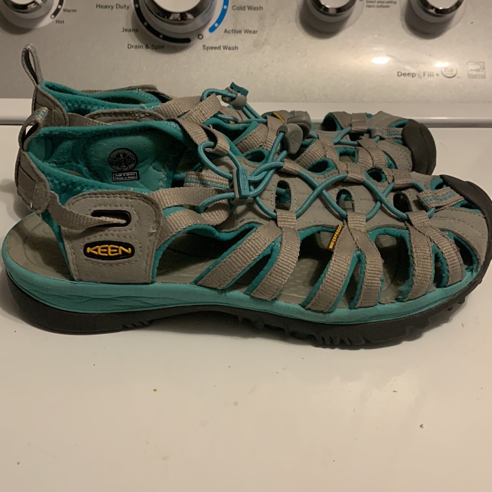 9.5 Keen water proof sandals